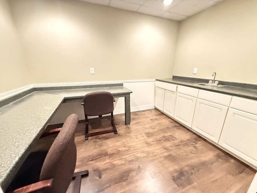  Updated Office Suites + Optional Live/Work Apartment | 4,532 SF | Downtown New Port Richey