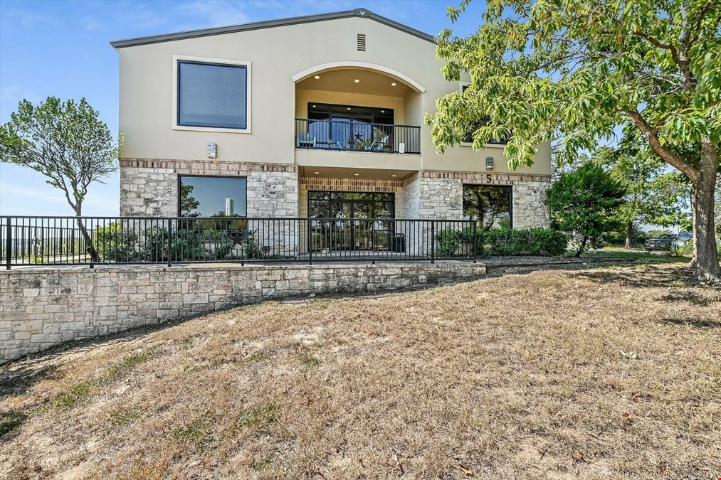 7 Lakeway Centre CT