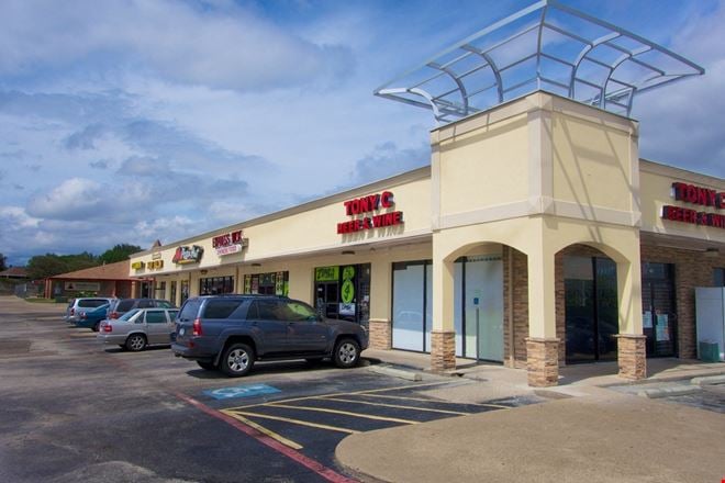 Preview of Retail space for Rent at 2204 Kelly Blvd