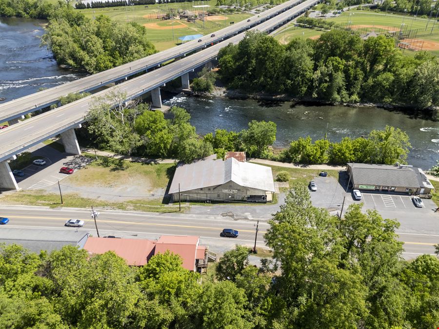Riverfront Hospitality | Move-In Ready Bar or Restaurant