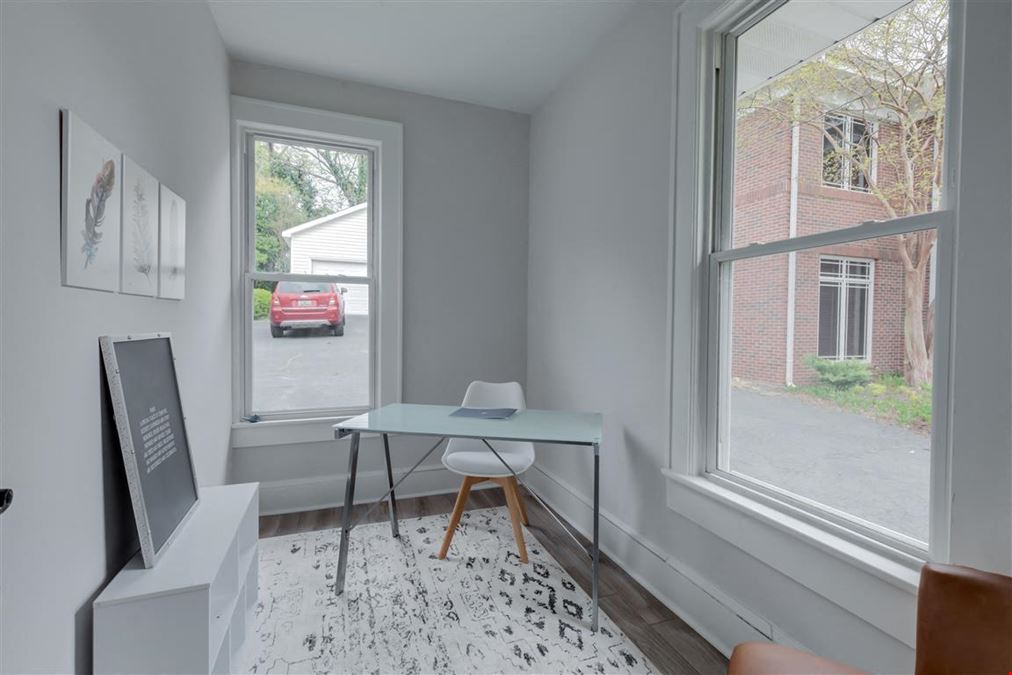 102 W Stone Ave