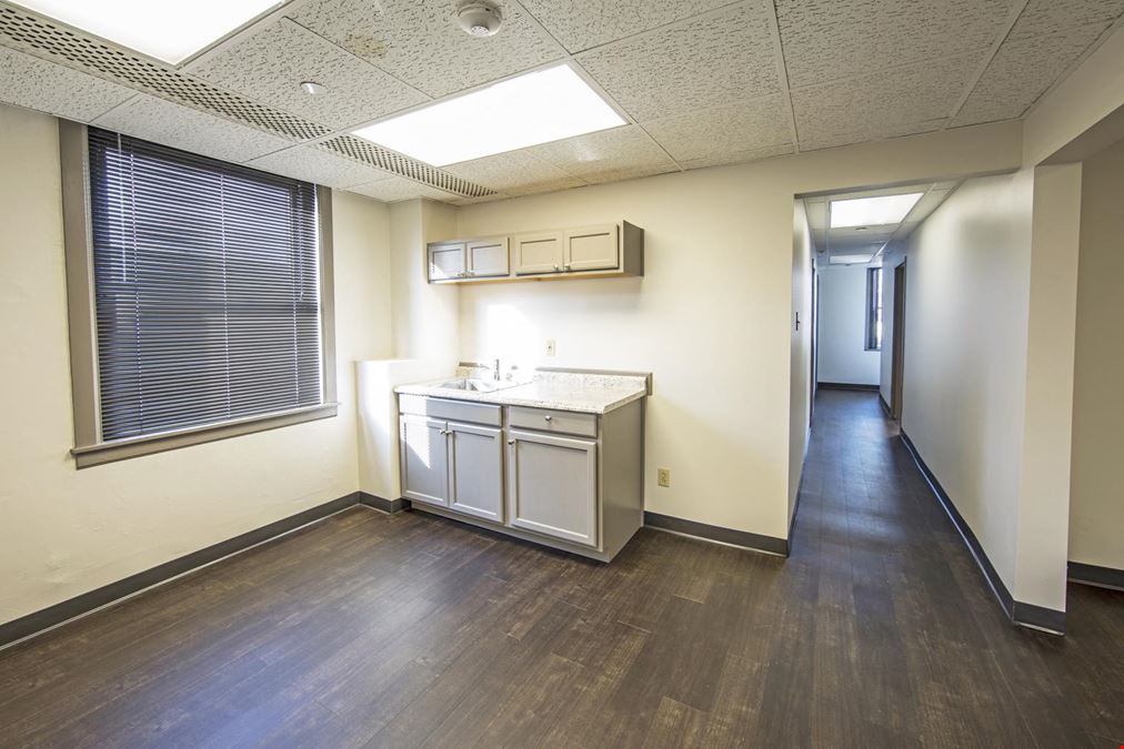 Investment Property: 6,886 SF Building Renovated for Office/Retail