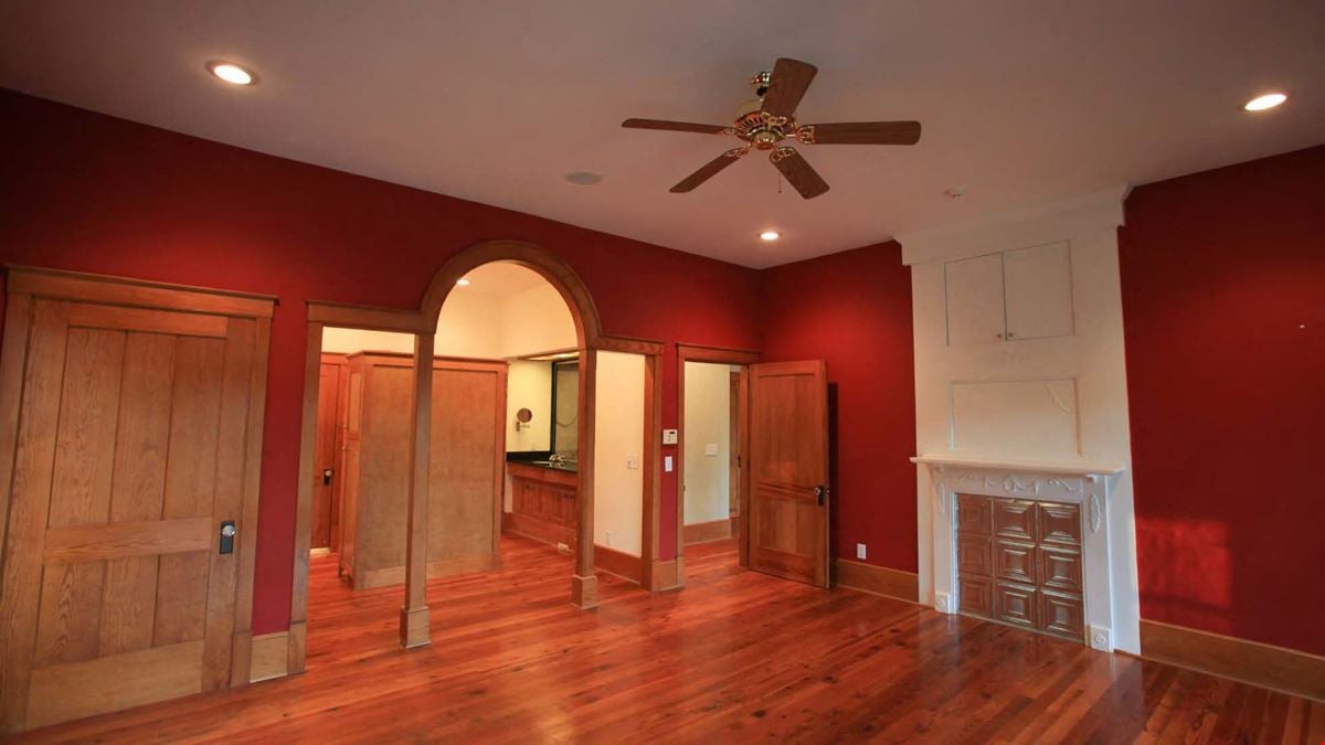 6,812 sf. home on 39 acres in Guntersville, AL