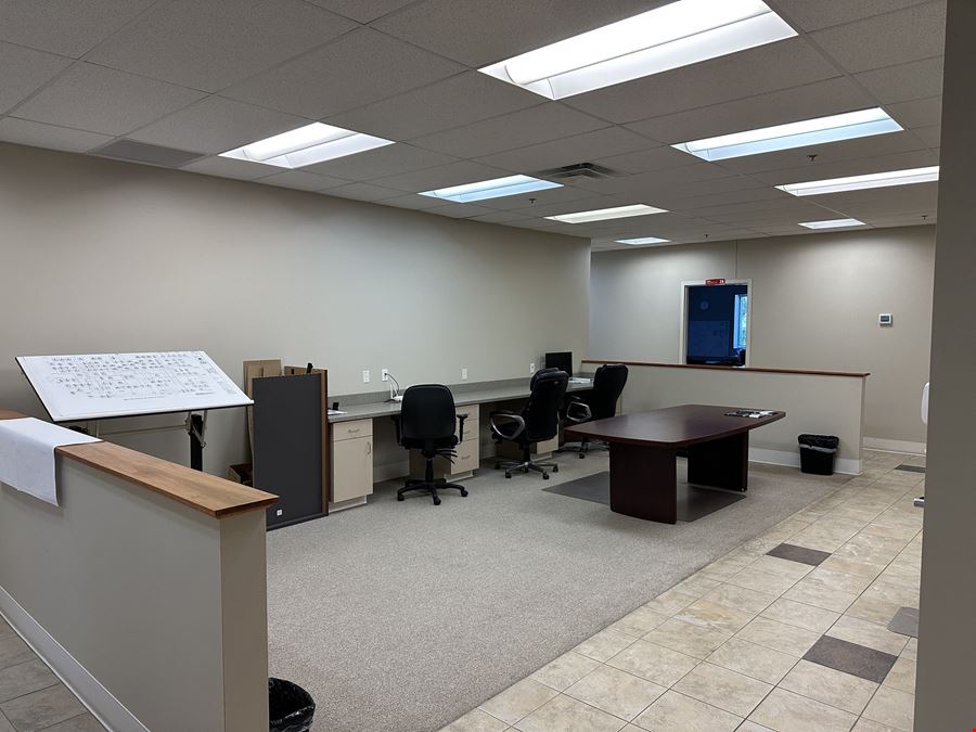 For Lease: 12,910SF Flex Property on 4.086 Acres