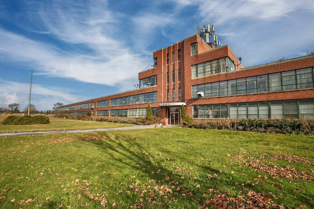 359,000+/- SF Warehouse Property