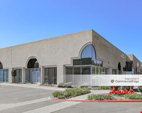 Rancho Del Oro Commerce Center