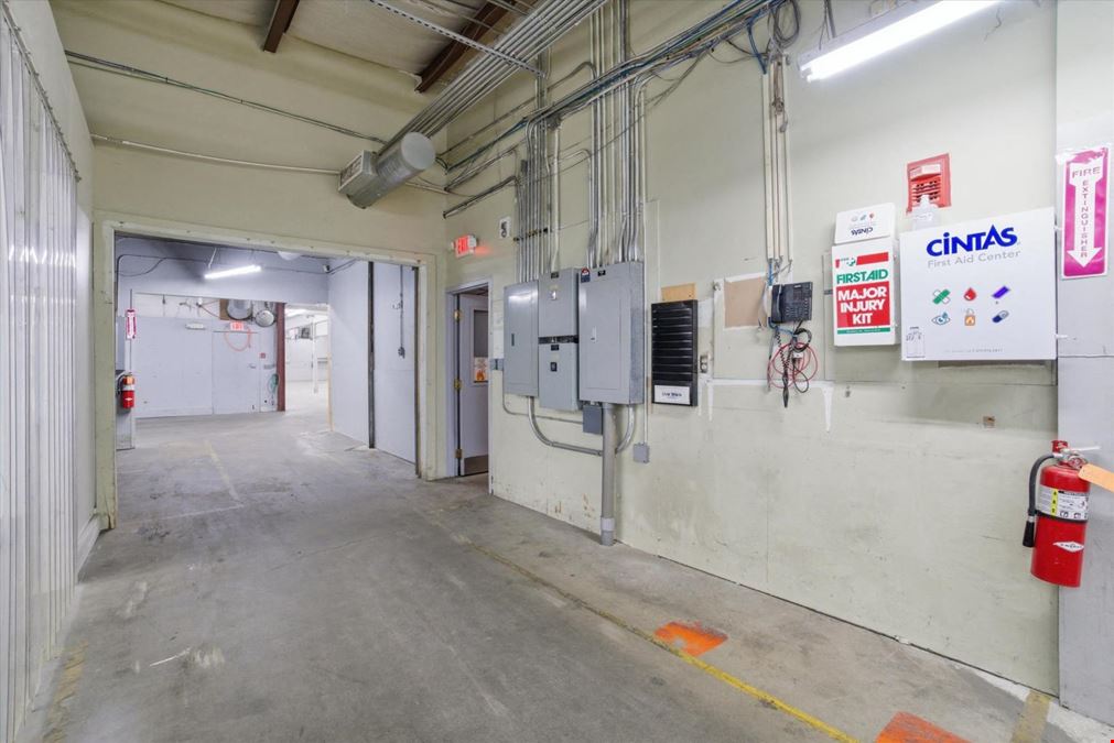 ±24,568 SF Industrial/Flex Building Near MA Border