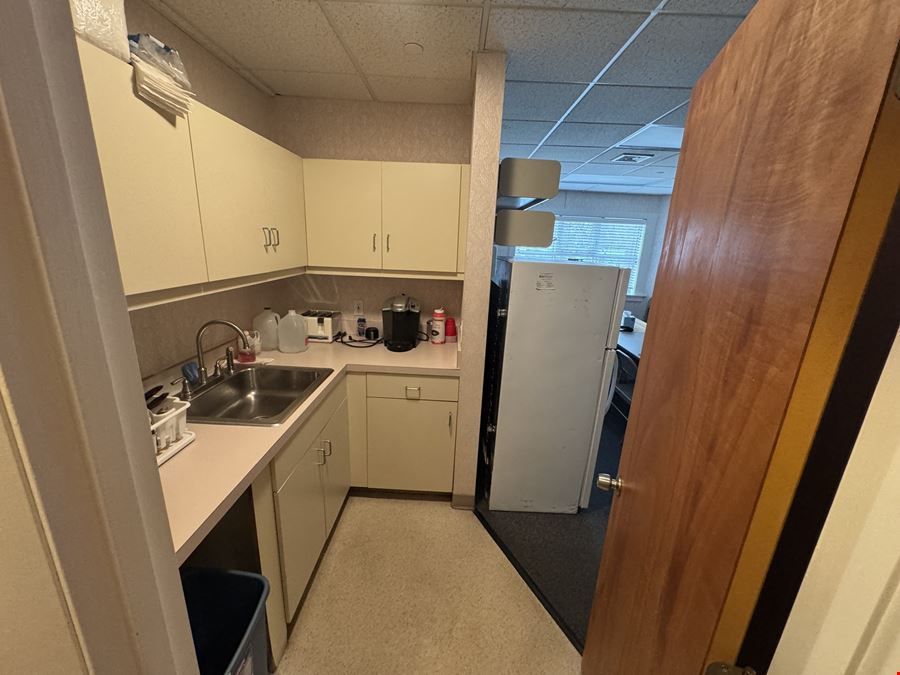 Turnkey Medical / Professional Office Suite