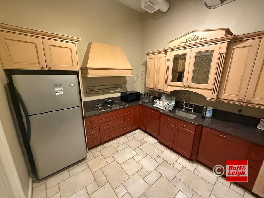 3451 Fairmount Blvd