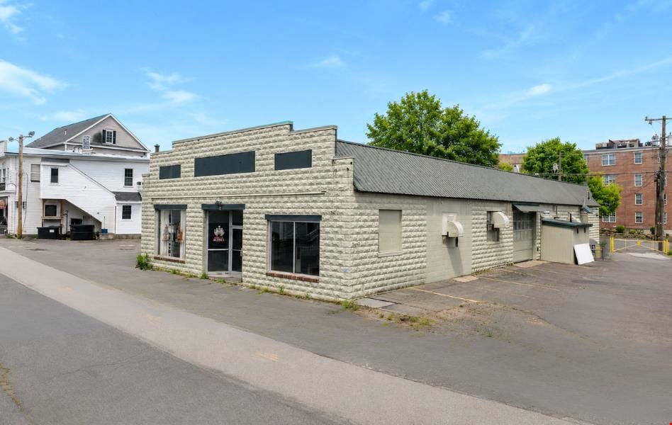 49 River St