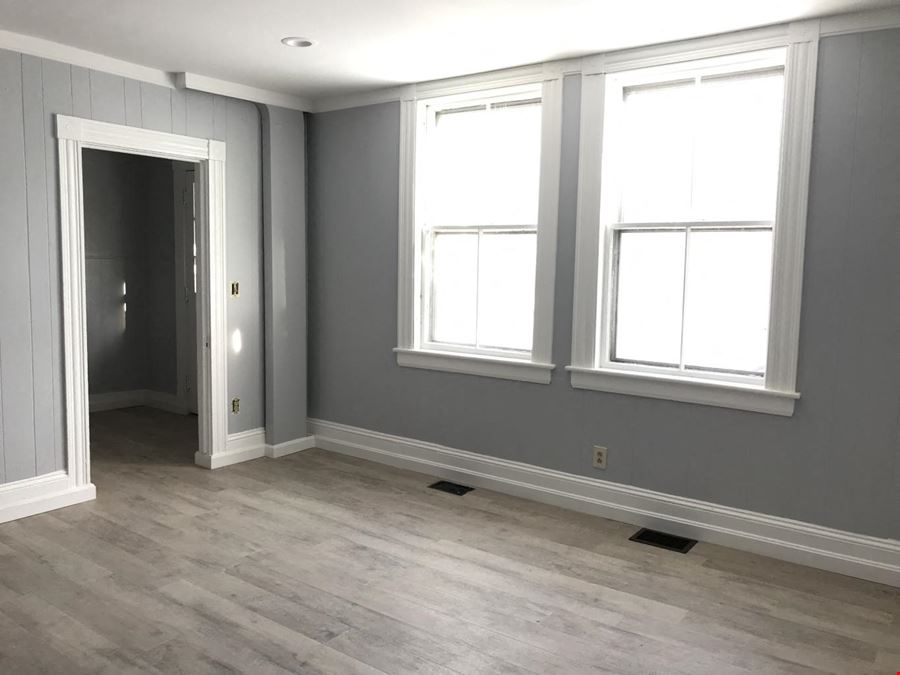 15-19 Snows Court