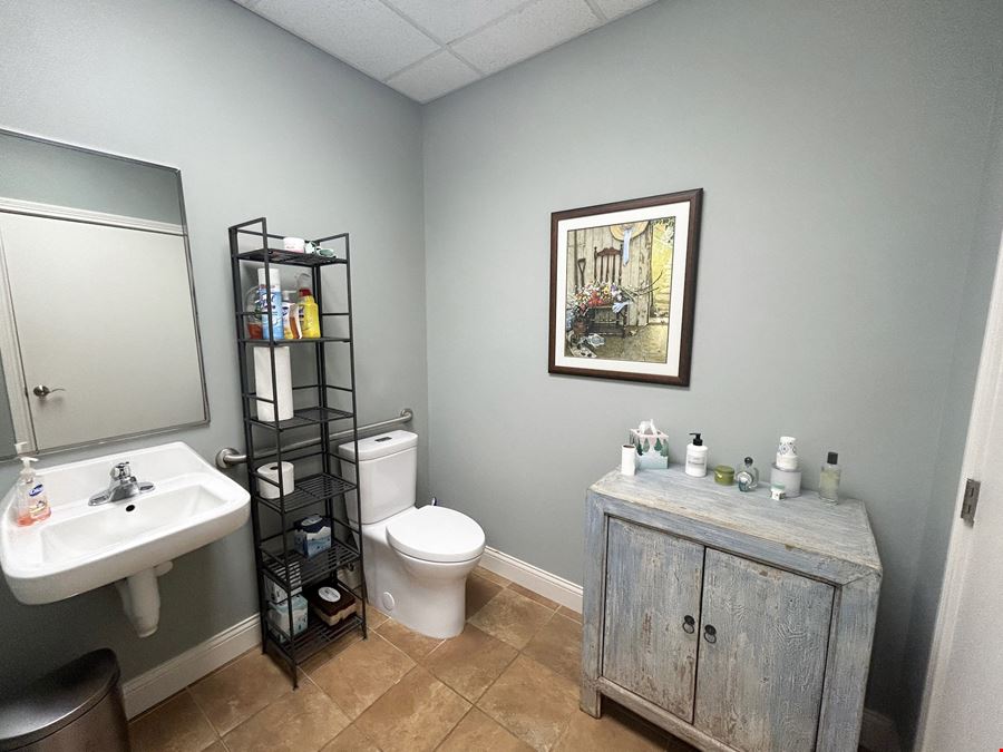 5082 Wooster Rd - Wooster Park Office Condo