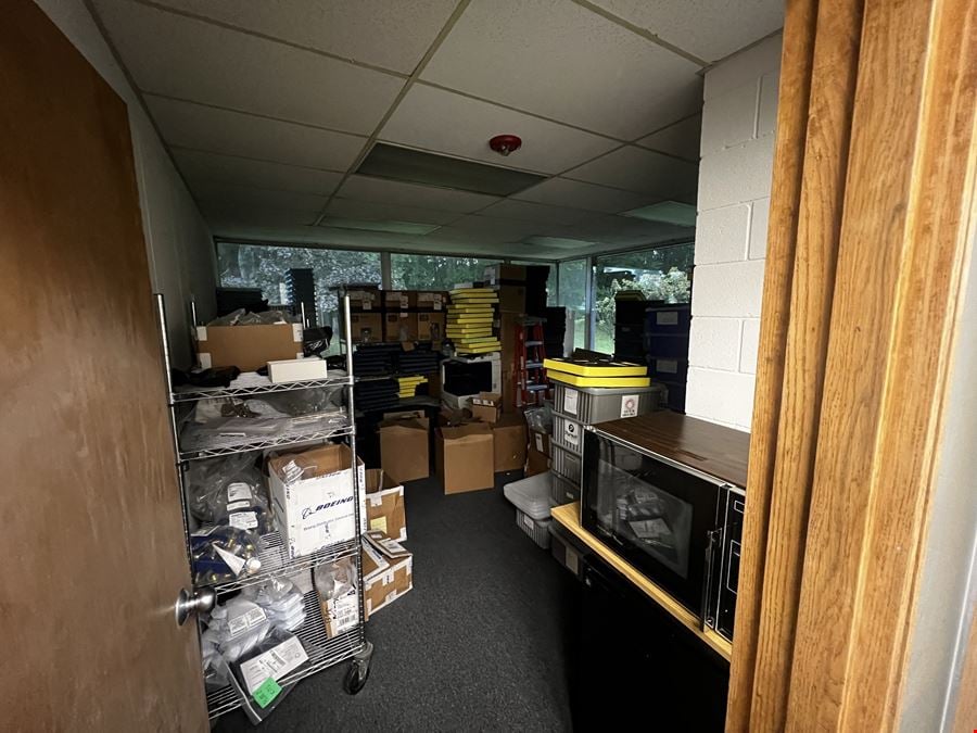 14,994 SF Industrial Building
