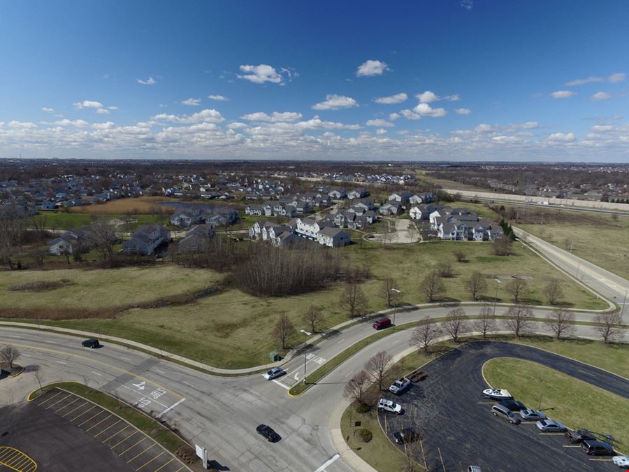 Mall Loop Dr.
