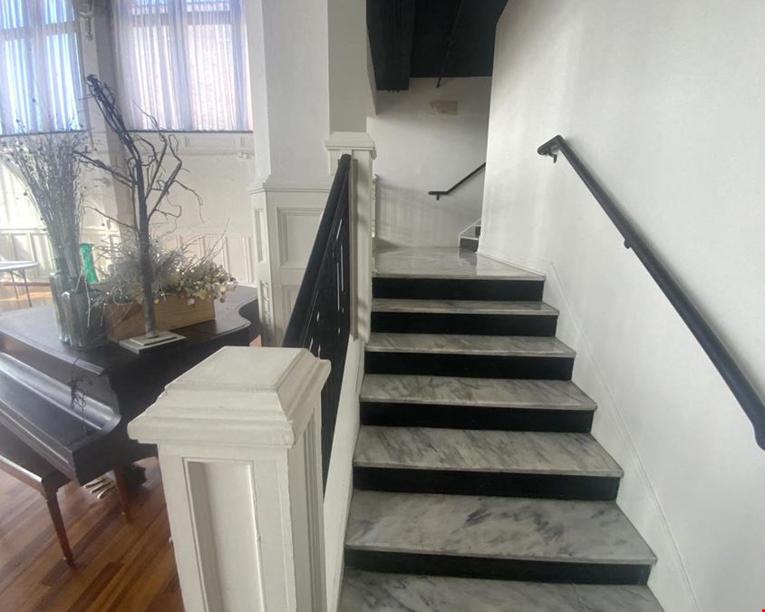 Premiere St. Louis Event/Banquet Destination For Sale