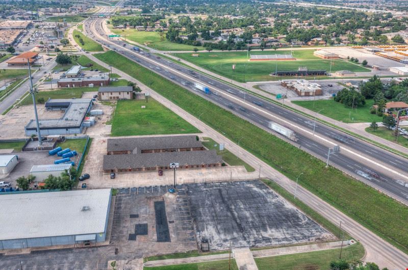 Mid-Moore Plaza