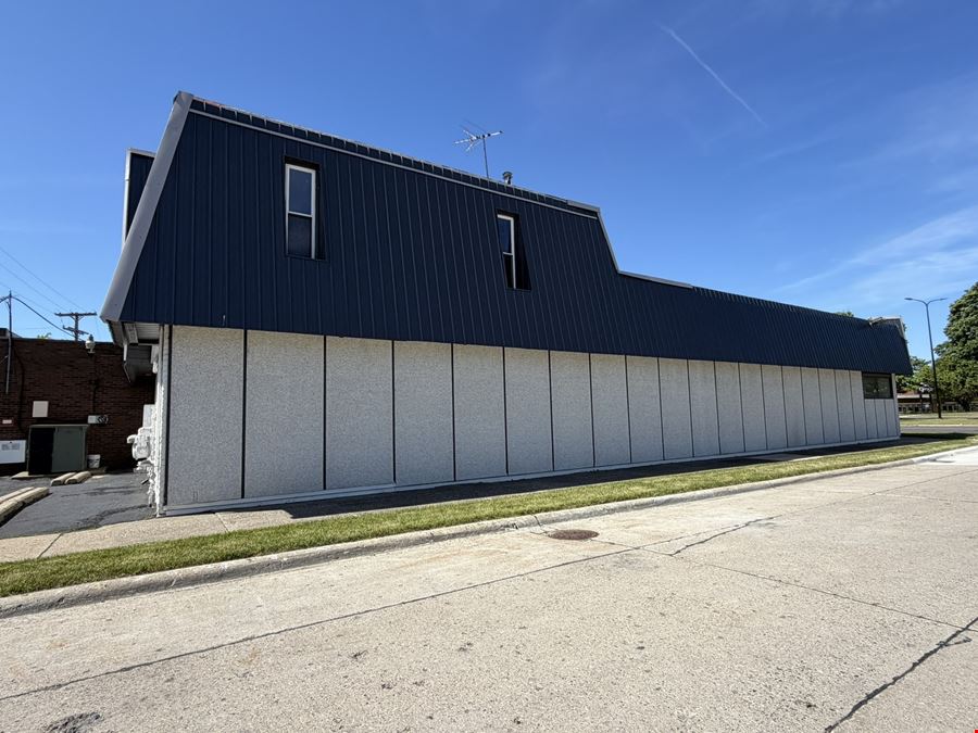 Eastpointe - Single-Tenant Retail/Office Building