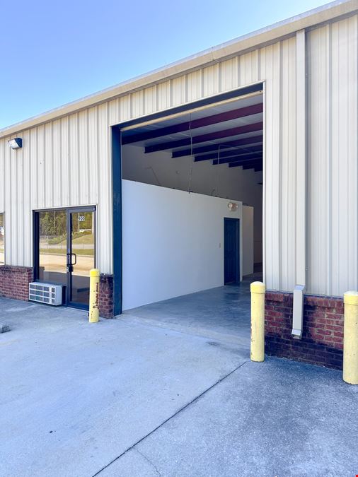 RETAIL/WAREHOUSE FOR LEASE