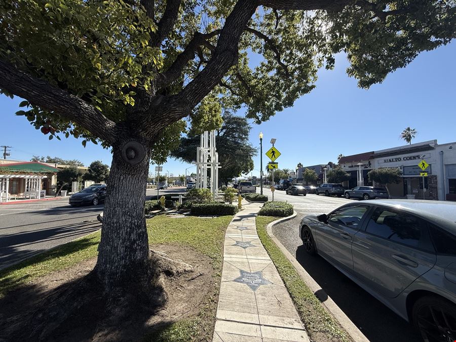 123 S Riverside Ave