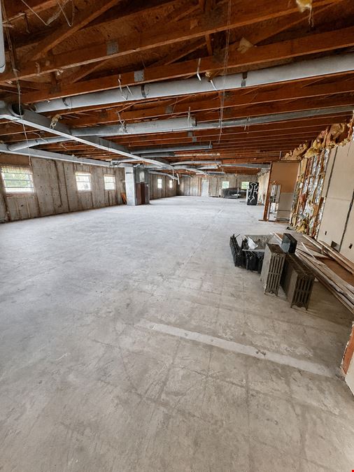 Medical/Office/Day Care/Storage Use Building