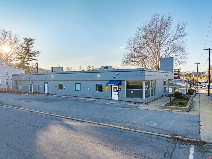 400 W Lancaster Ave