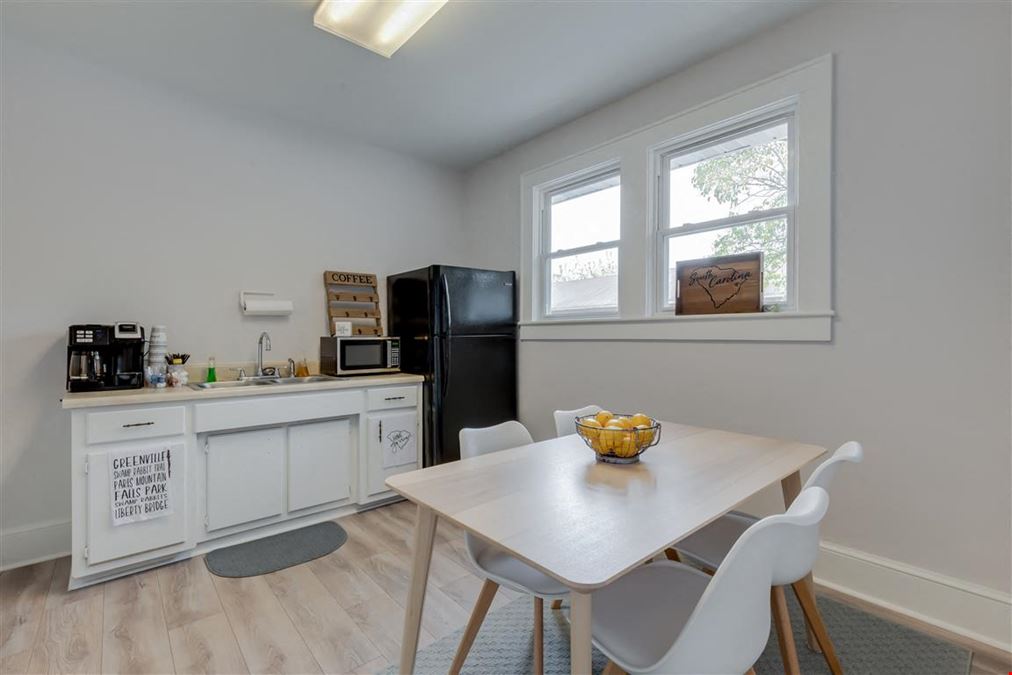 102 W Stone Ave