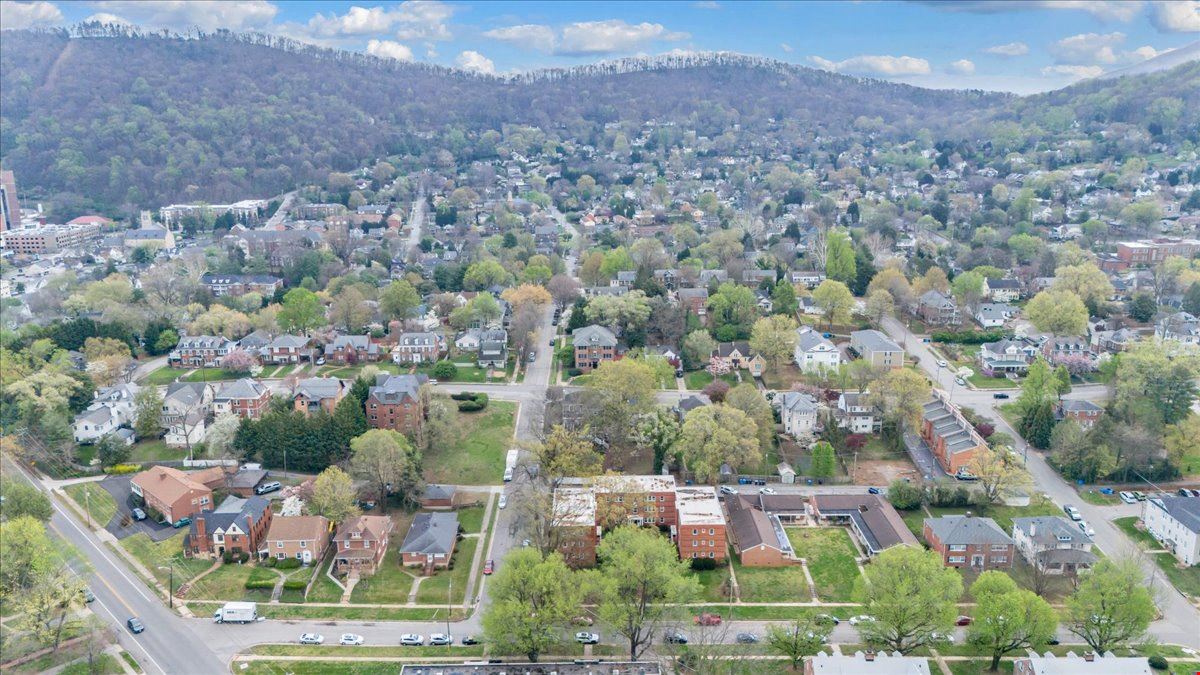 2404 Longview Apartments
