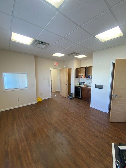 500 W Commercial Ave
