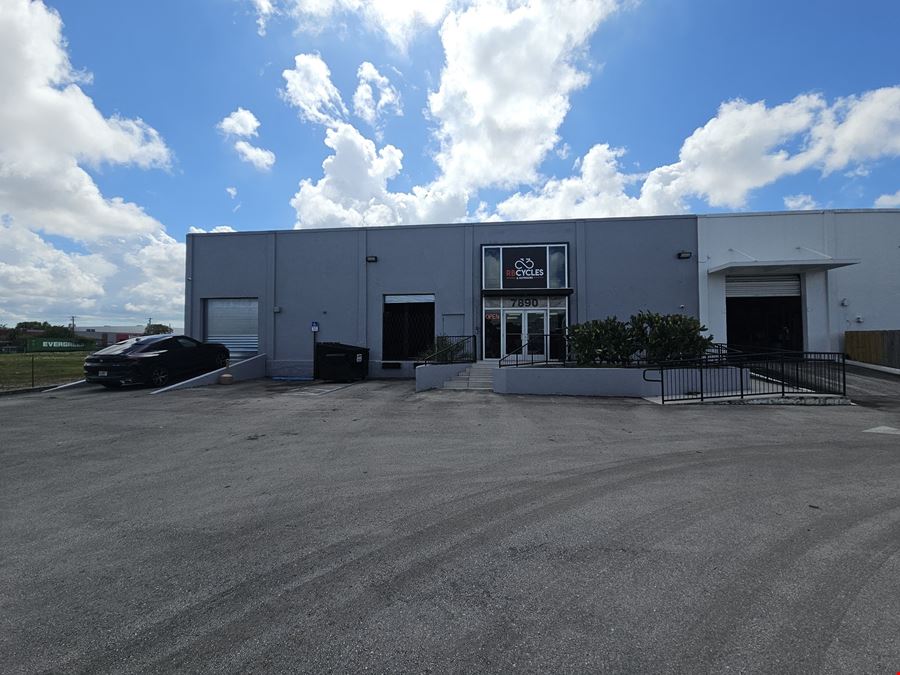 Doral Decor District Showroom Warehouse