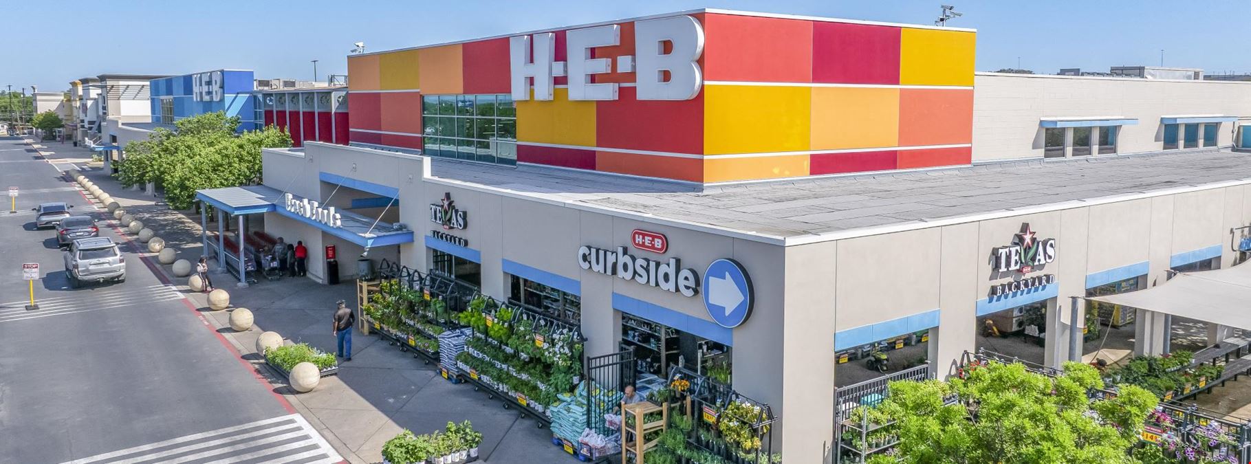 Culebra Market Shopping Center 
