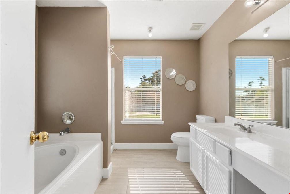 FOR SALE | 6230 Kings Oaks Lane, Humble TX