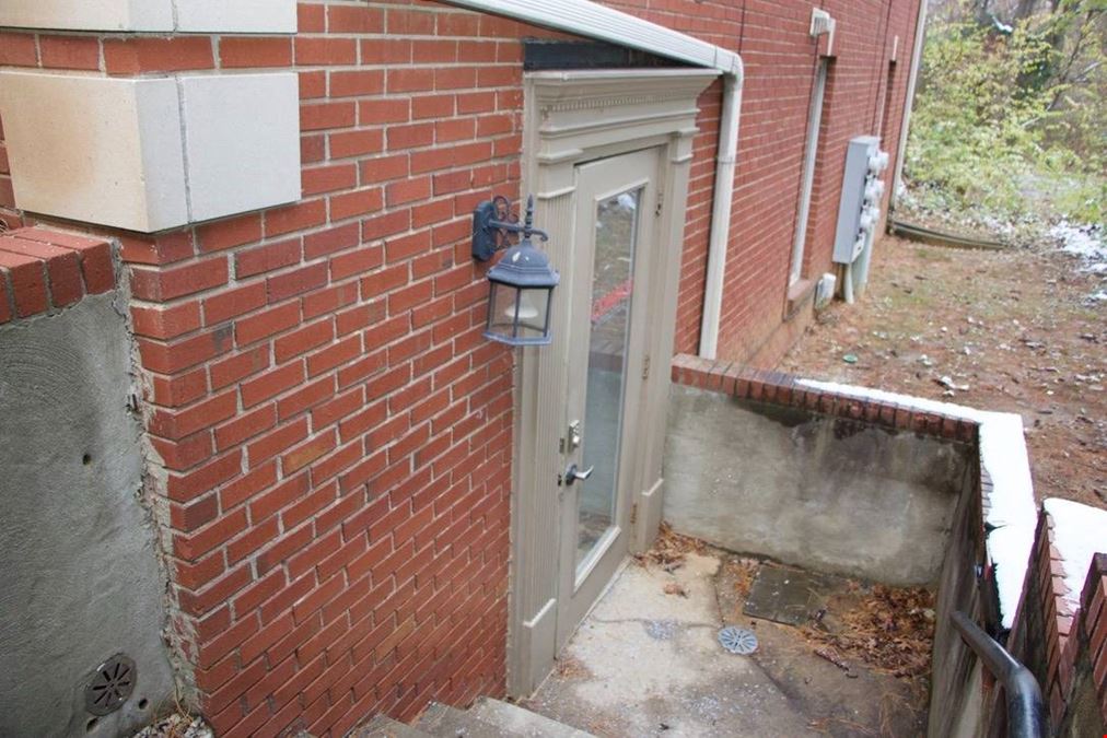 2321 Lime Kiln Lane
