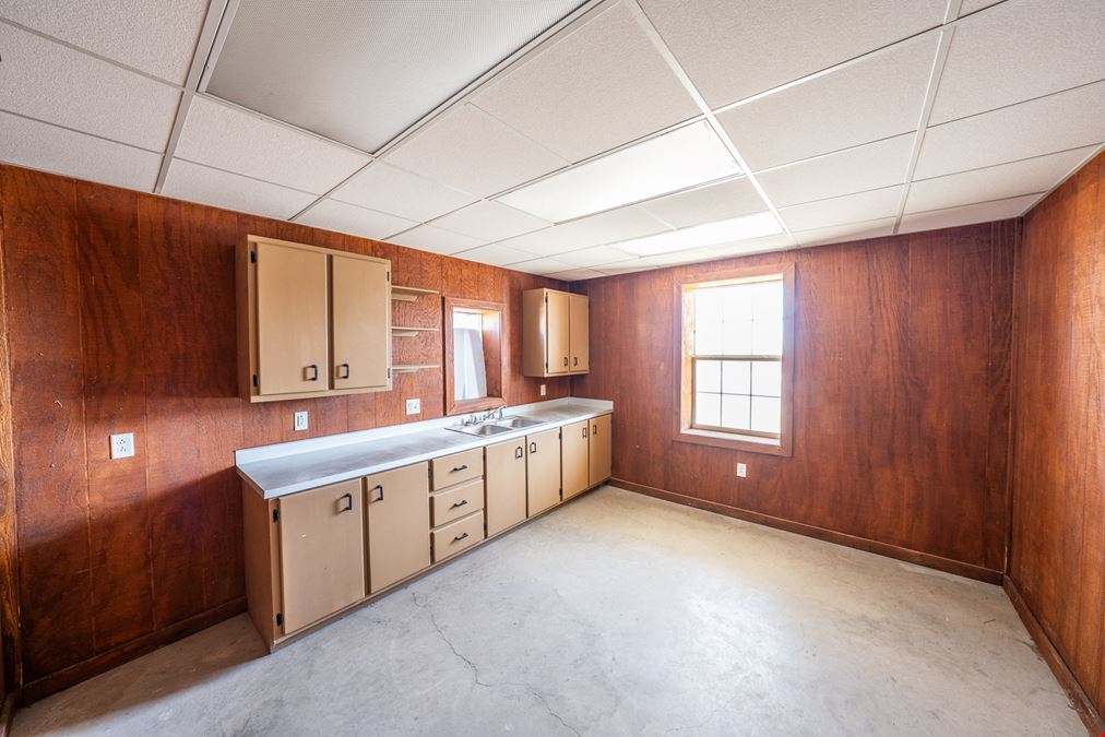 12814 Private Road 2480