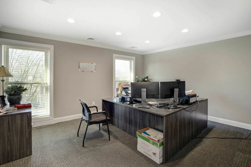 109 Laurens Rd