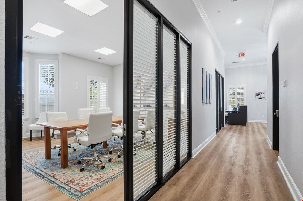 211 E Southlake Blvd