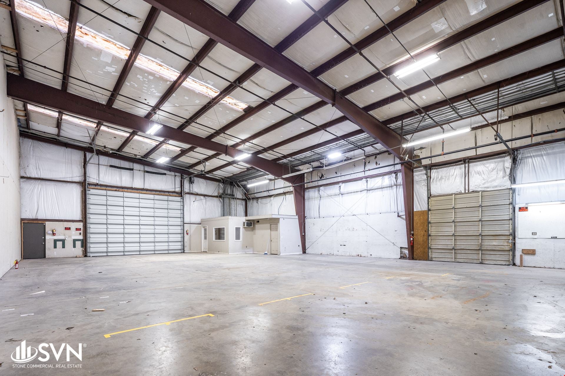 4,000 - 24,300 SF Industrial Space For Sublease