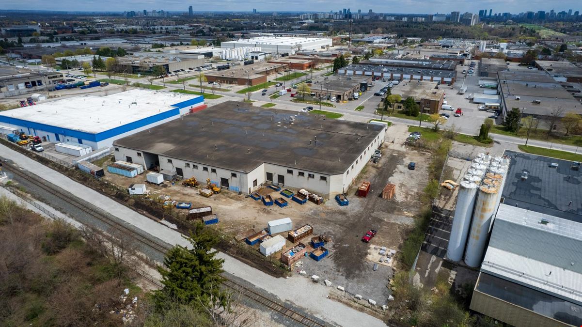 400 Flint Rd, North York, Ontario M3J 2J4