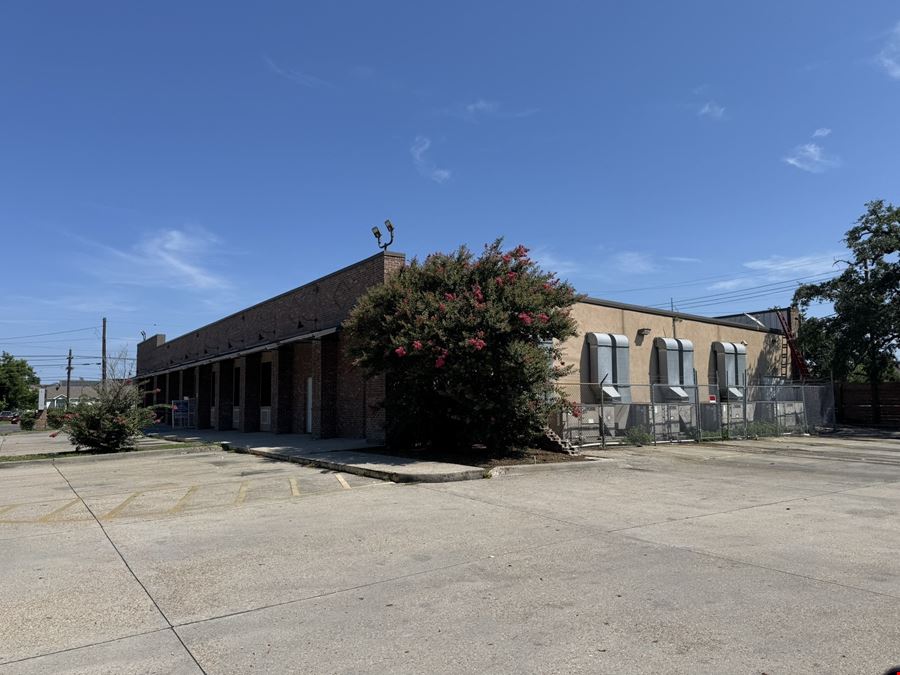 Former Dollar Store For Sublease