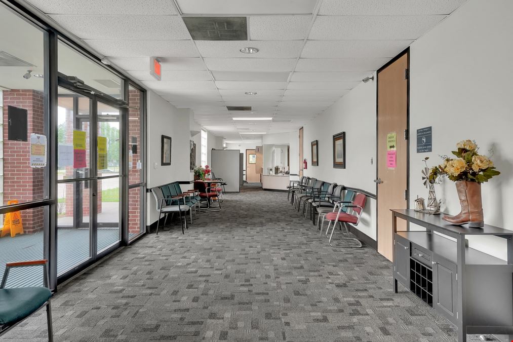 2210 N Hwy 360