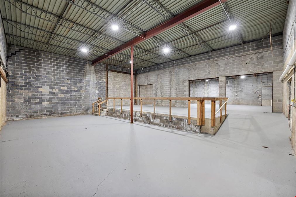 UPDATED INDUSTRIAL/FLEX WAREHOUSE