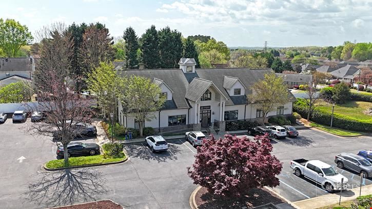 For Sale | ±7,436-SF Medical Office Building off Woodruff Road with Easy Access to I-385