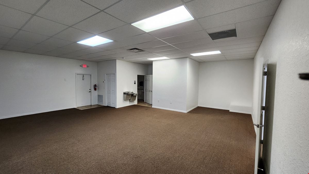 Premier 2,081± SF General Office Space in the Regal Oaks Plaza East Professional Center