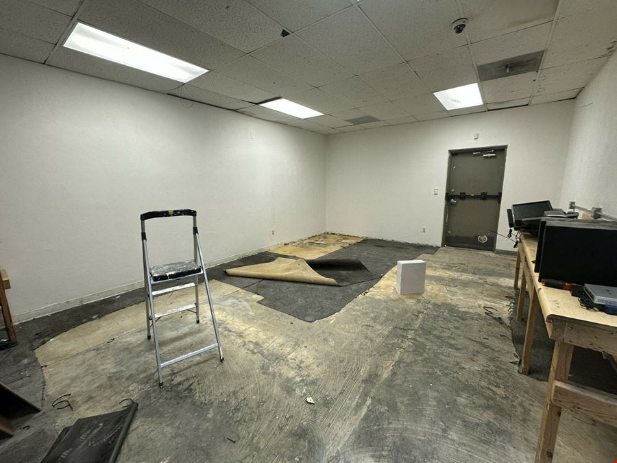 2530 SW 34th Street, Suite 20