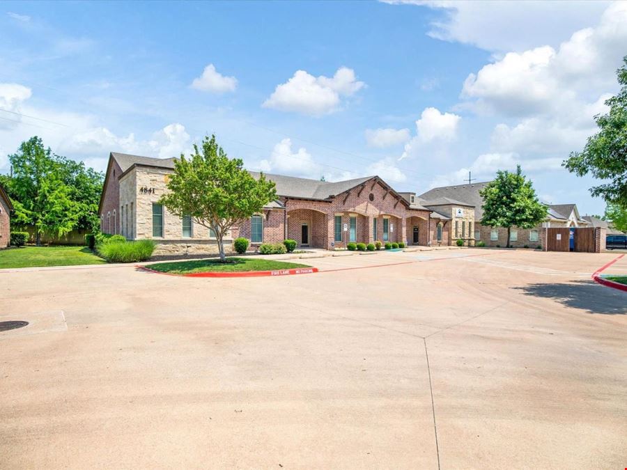 4821-4851 Merlot Ave 