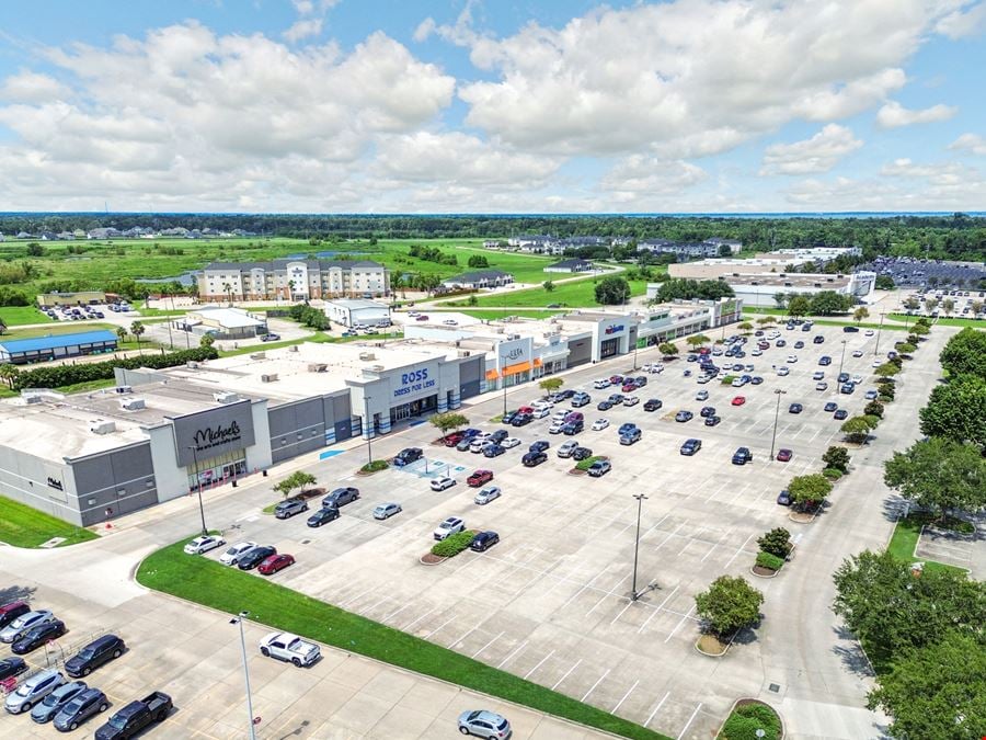 Magnolia Square: Highly Visible Retail Space in Power Center