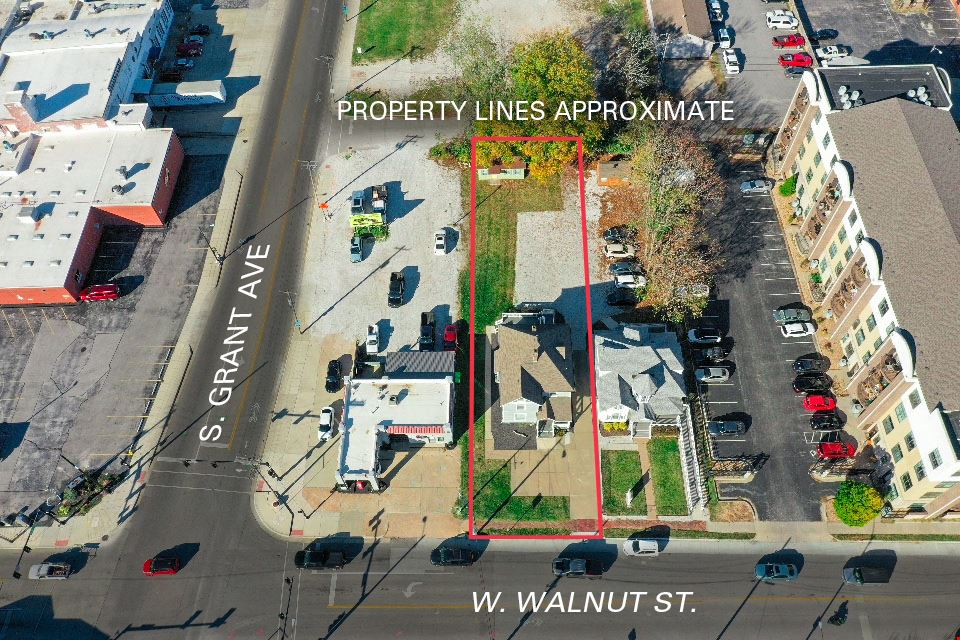 REDUCED $100,000 - 1,854 SF Retail Building For Sale GAP A on Grant & Walnut