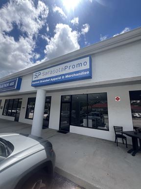 Palm Aire Plaza
