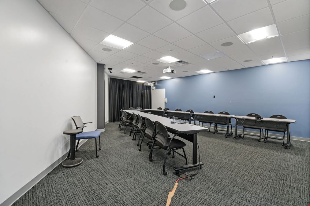Class A Flex Building in Southside Jacksonville with NATIONAL TENANT