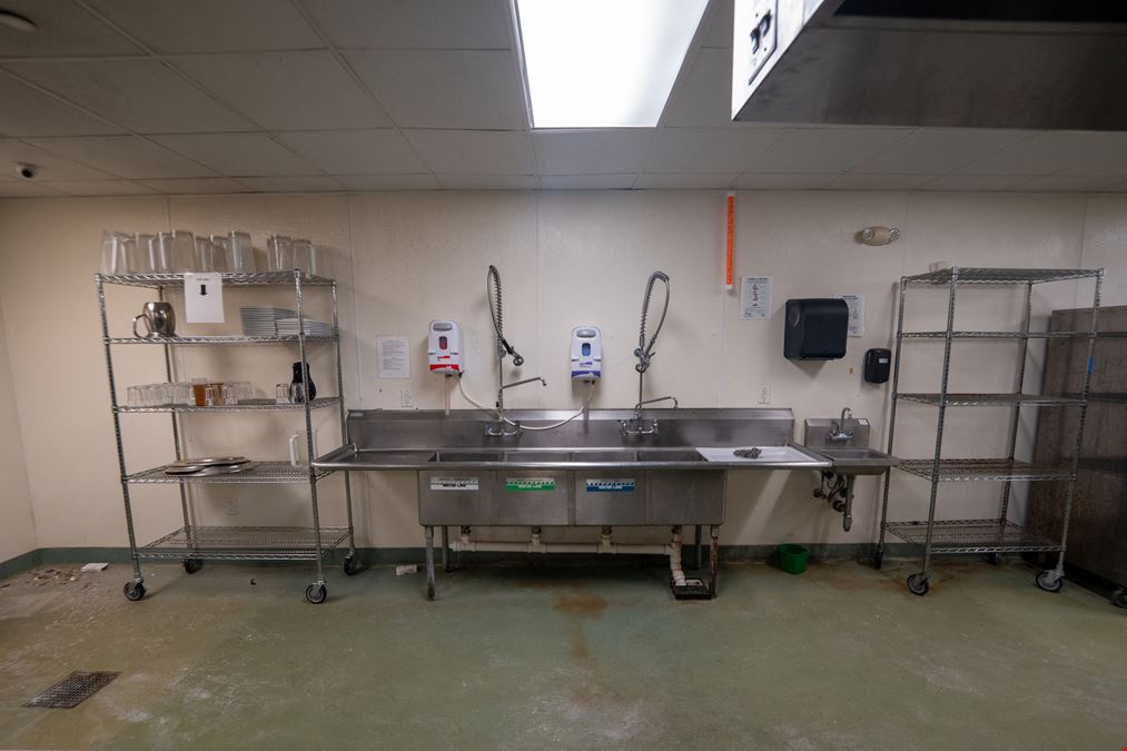 2nd Gen Retail F&B / Commissary Kitchen / Large Storage