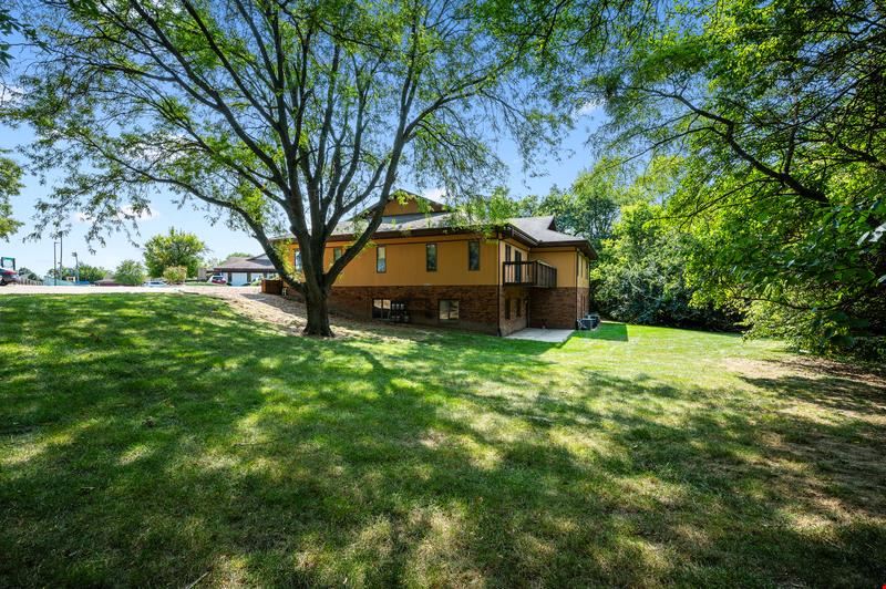 5113 N Executive Dr Suite 106